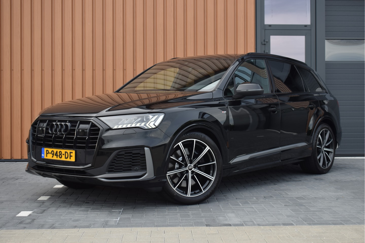 Audi Q7 - 55 TFSI e Quattro S-line | Luchtvering | Trekhaak - AutoWereld.nl