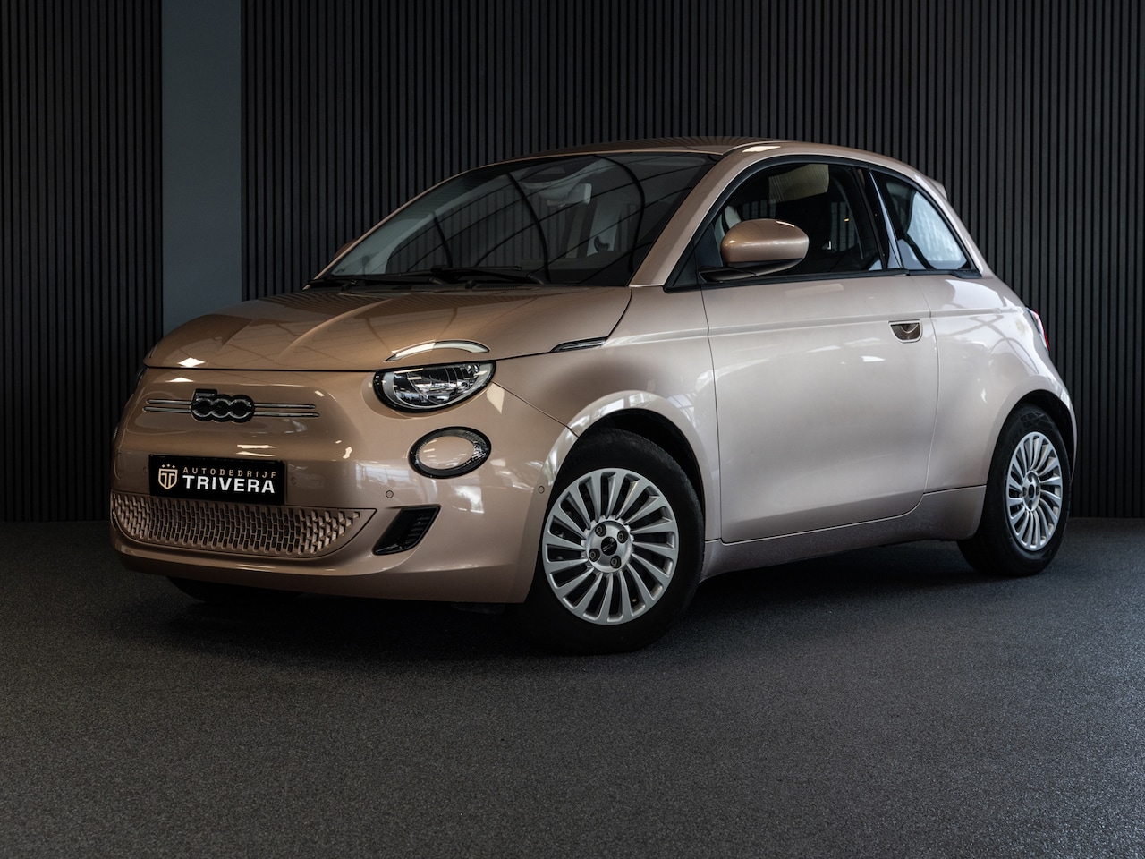 Fiat 500 - Urban 24 kWh l SoH 95% l CAM. l CARPLAY l BTW Auto l CLIMA l Slechts 2.100km l ALS NIEUW - AutoWereld.nl