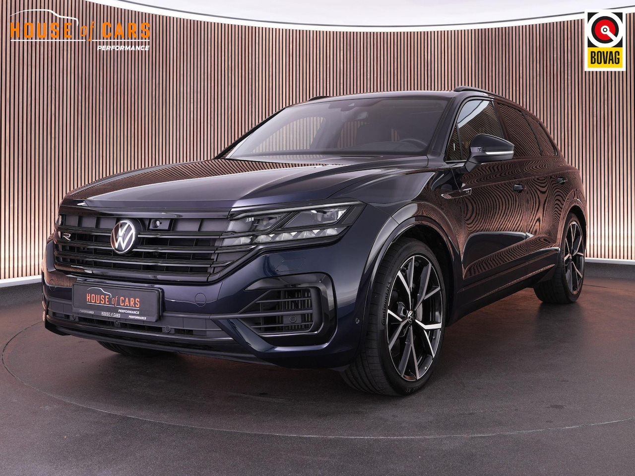 Volkswagen Touareg - 4MOTION R 3.0 462pk TSi |BTW-auto|pano|Dynaudio|luchtvering|massage|memory|elek. trekhaak| - AutoWereld.nl