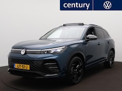 Volkswagen Tiguan - 1.5 eHybrid R-Line Edition / Panodak / Zwenk.Trekhaak / Camera / ACC / Dodehoeksensoren /