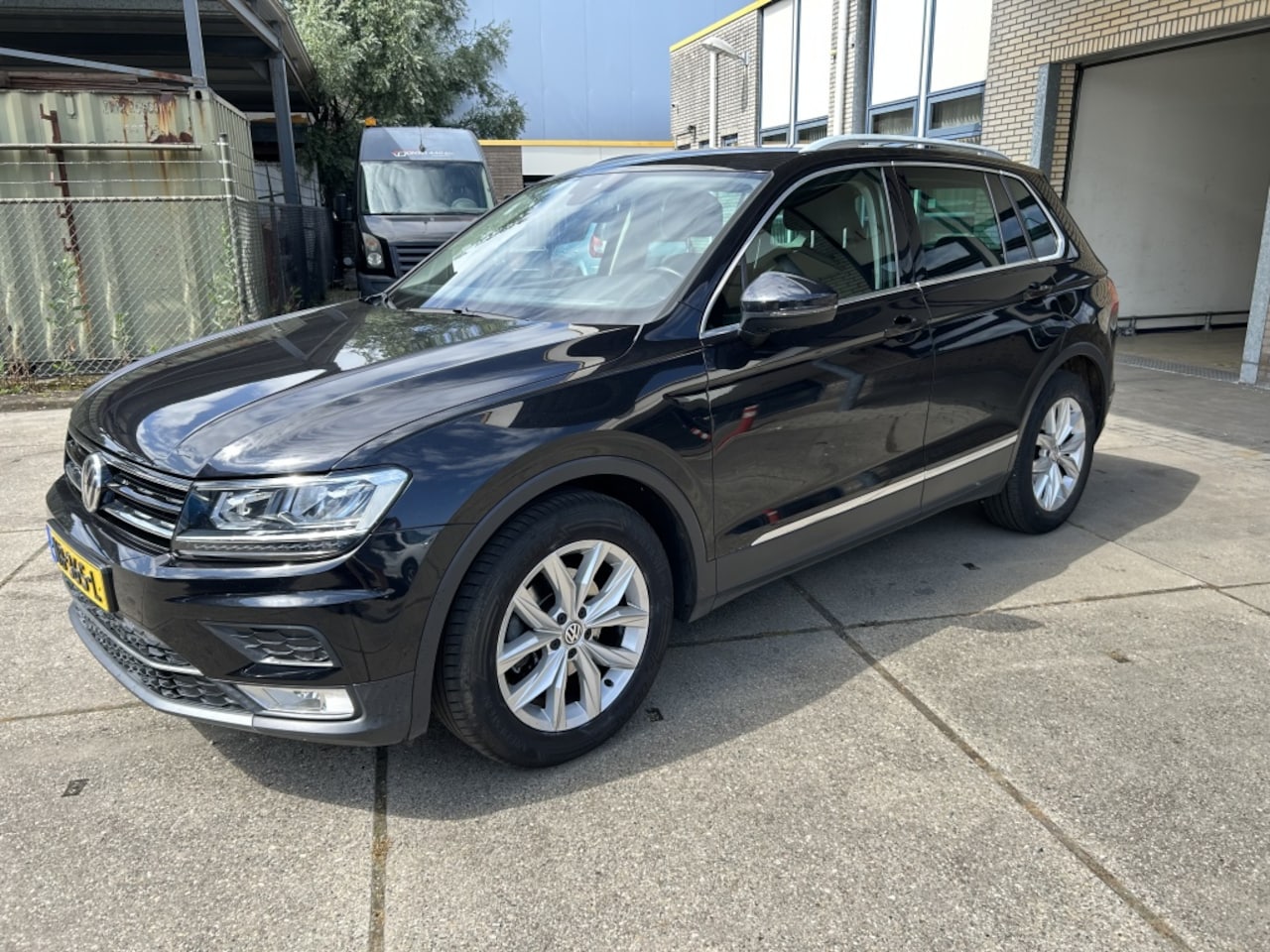 Volkswagen Tiguan - 2.0 TDI Highline Automaat - AutoWereld.nl