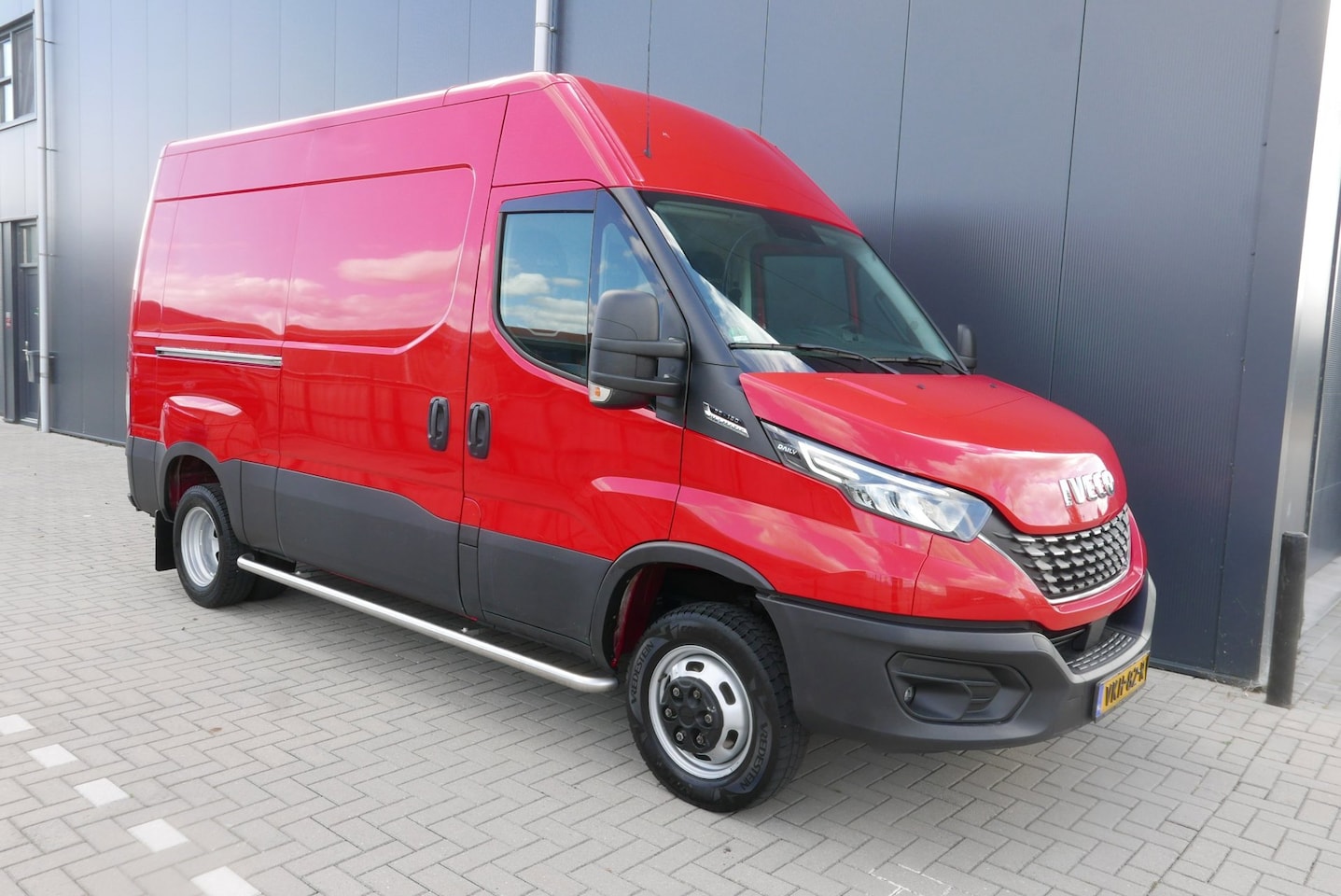 Iveco Daily - 180 PK AUT,CLIMA,DUBBEL LUCHT, 66817 KM. - AutoWereld.nl
