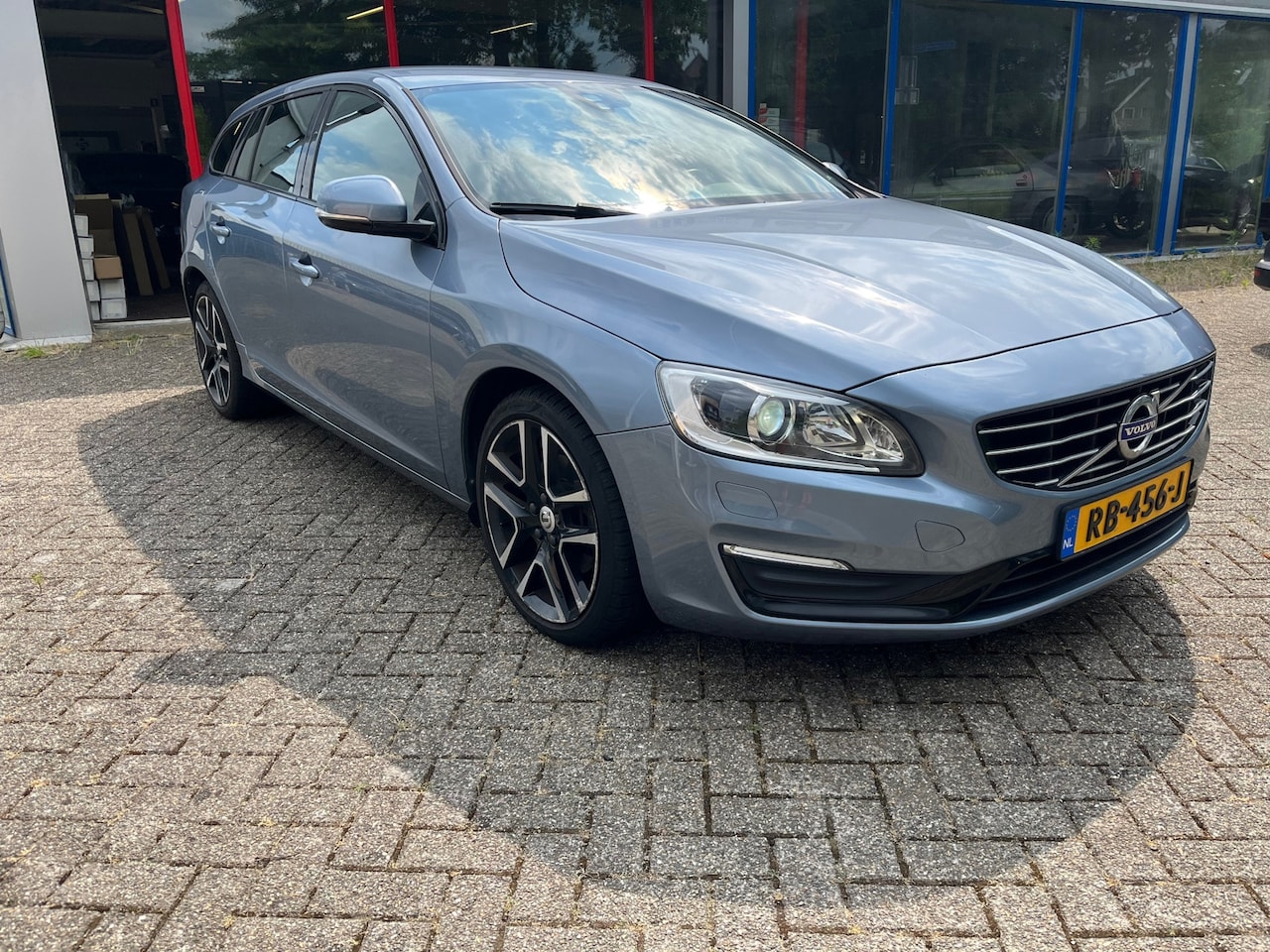 Volvo V60 - 2.0 D4 Polar+ Dynamic - AutoWereld.nl