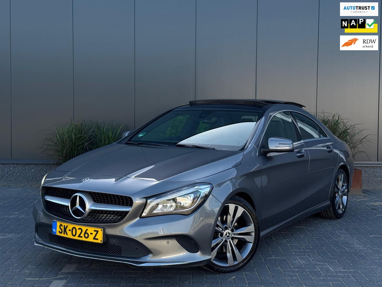 Mercedes-Benz CLA-Klasse - 180 Prestige 7g aut PANO | LEDER | LED | CLIMATE | SPORTVELGEN - AutoWereld.nl