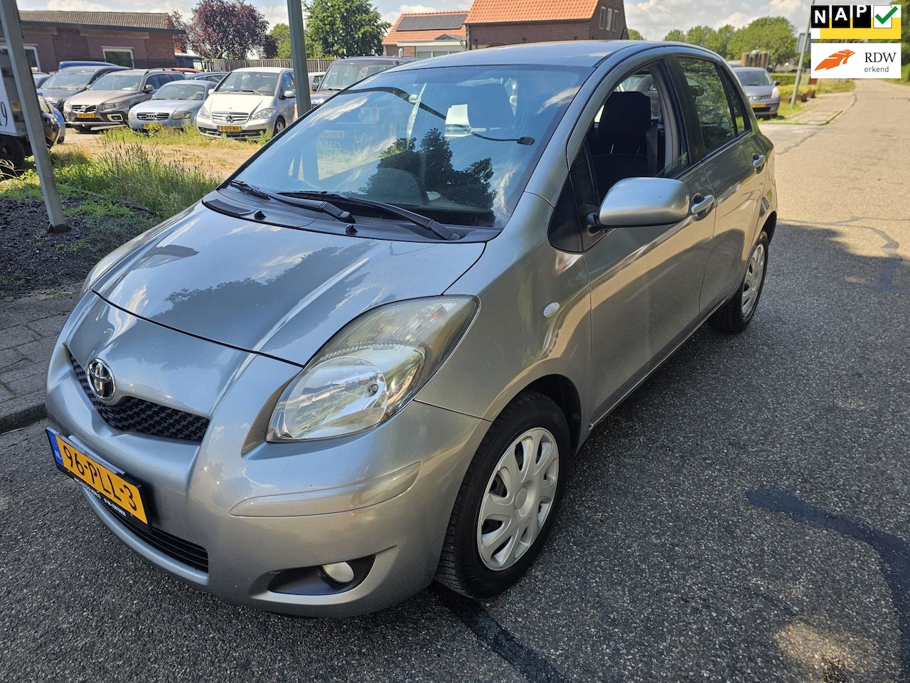 Toyota Yaris - 1.3 VVT-i Aspiration 1.3 VVTi Aspiration - AutoWereld.nl
