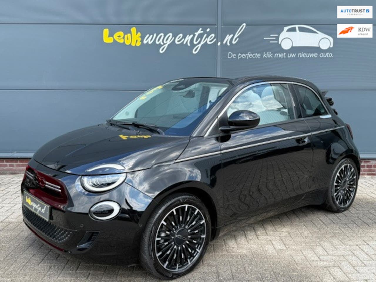 Fiat 500 C - E La Prima 42 kWh Cabrio *camera *leder * JBL *17” - AutoWereld.nl