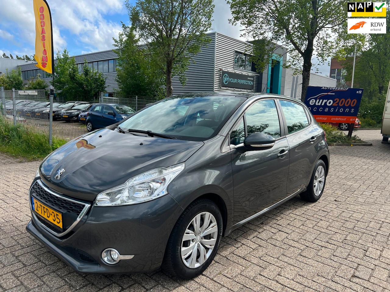 Peugeot 208 - 1.2 VTi Envy - CAMERA - MEDIA SCHERM - AIRCO ! - AutoWereld.nl