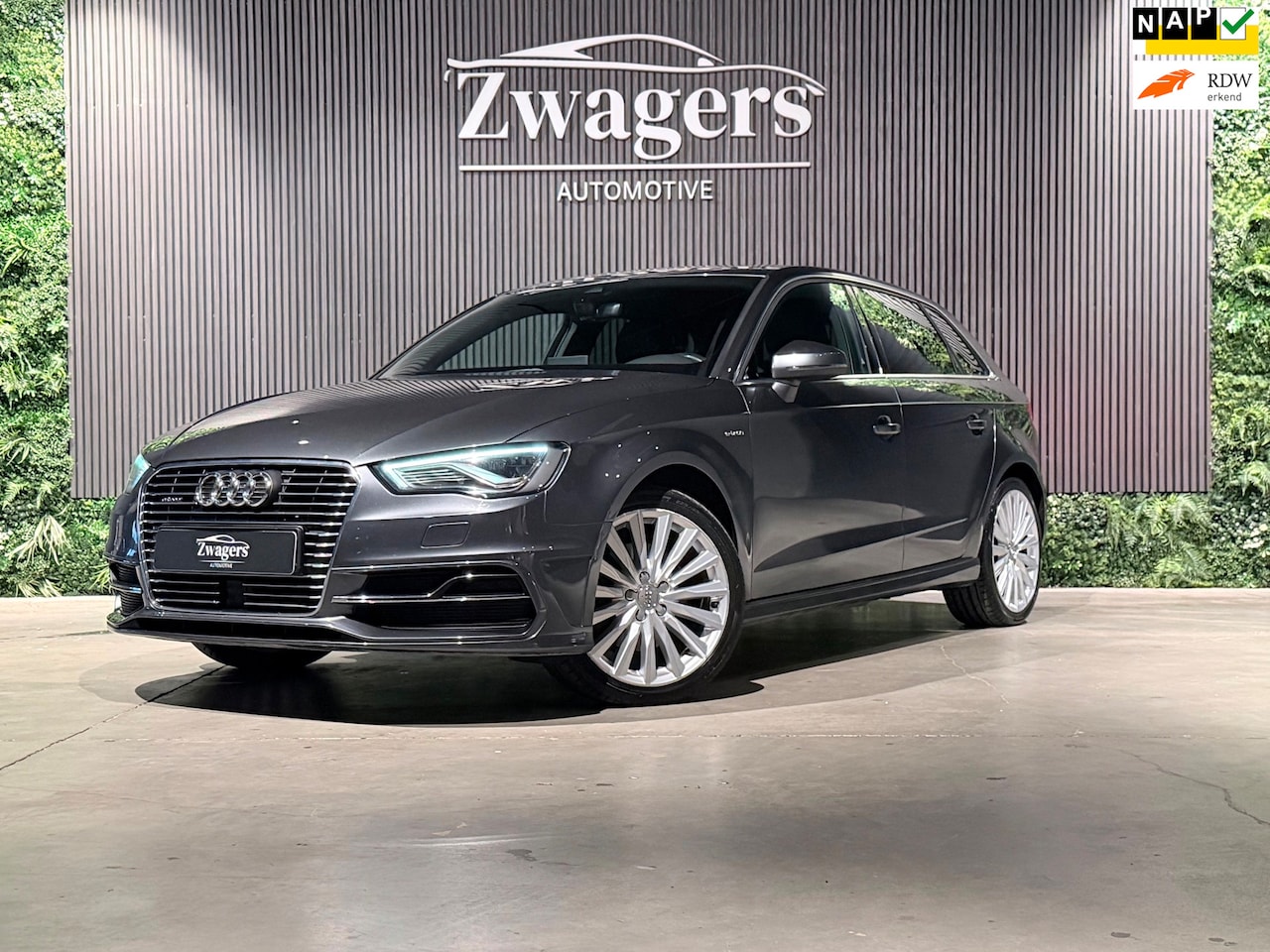 Audi A3 Sportback - 1.4 e-tron PHEV | 3x S Line | Navi | Garantie - AutoWereld.nl