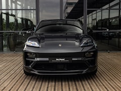 Porsche Macan - Turbo 100 kWh | SOH 100% | VIERWIELBESTURING | BIJ-RIJDERS DISPLAY | BOSE | SPORTCHRONO |