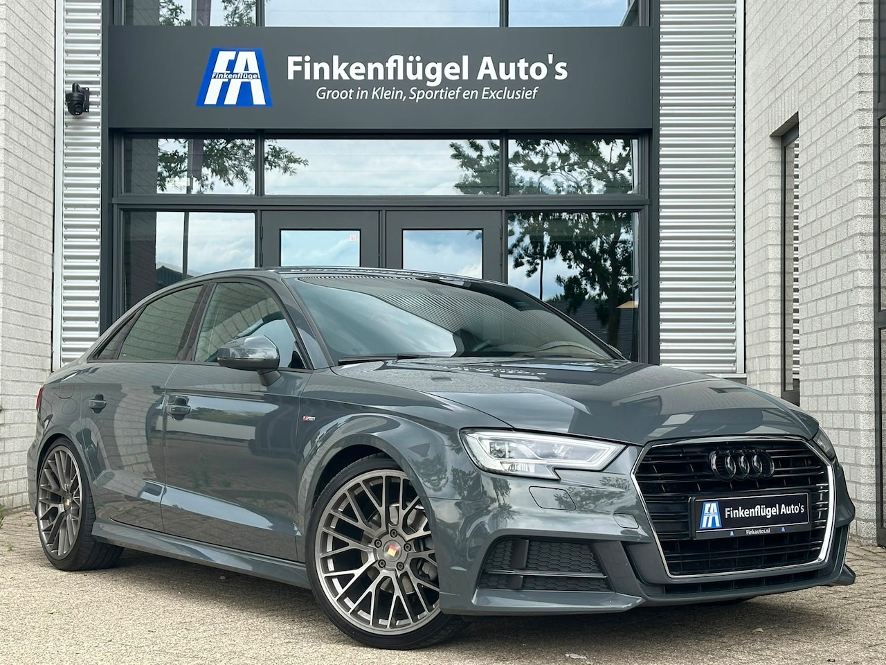 Audi A3 Limousine - 35 TFS S-line S3-optic |Virtual |Nano Grau |Navi |Led |Sportstoelen| - AutoWereld.nl