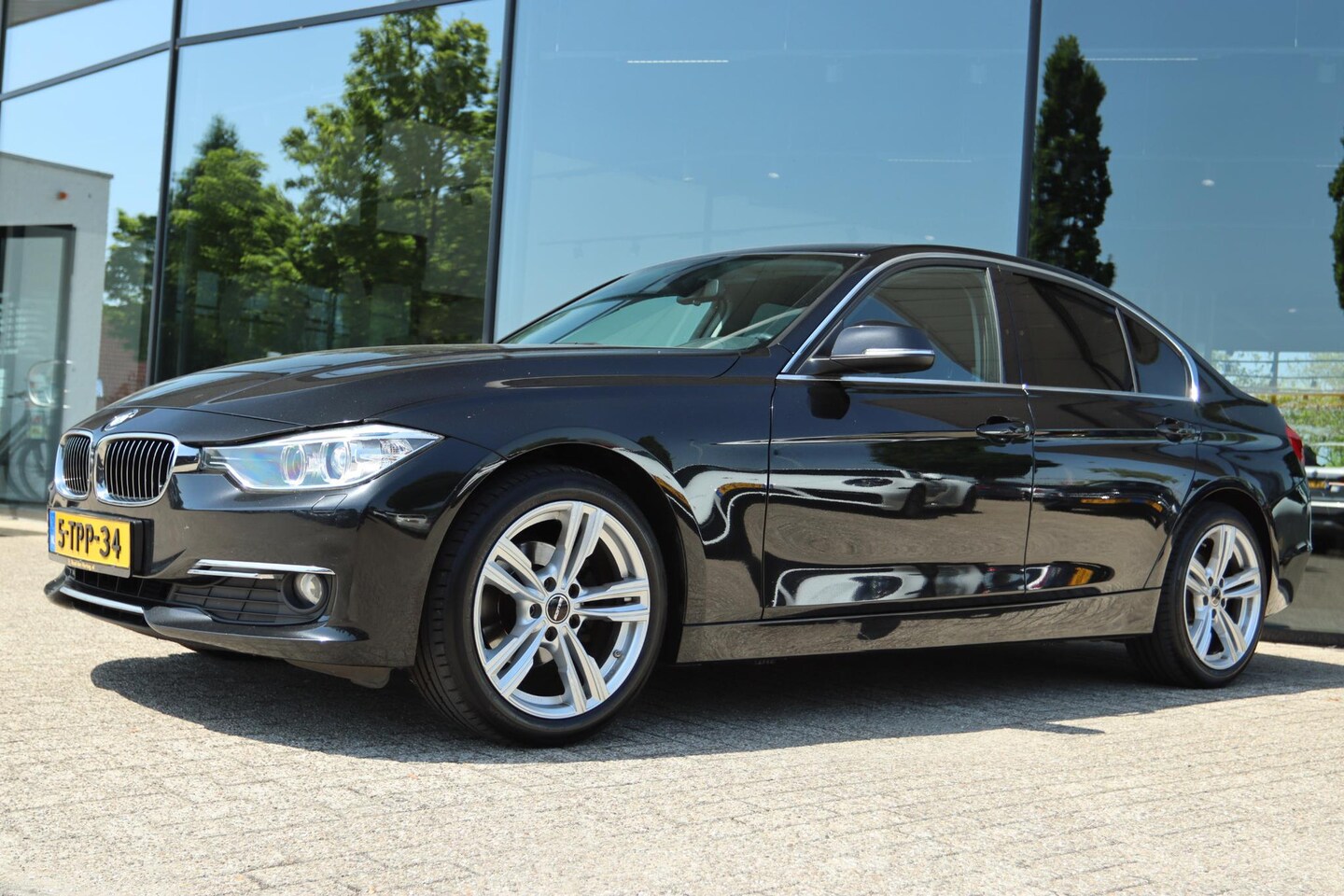 BMW 3-serie - 316I HIGH EXECUTIVE AUT. | LEDER | NAVI | STOELVERW. | PDC | LMV - AutoWereld.nl