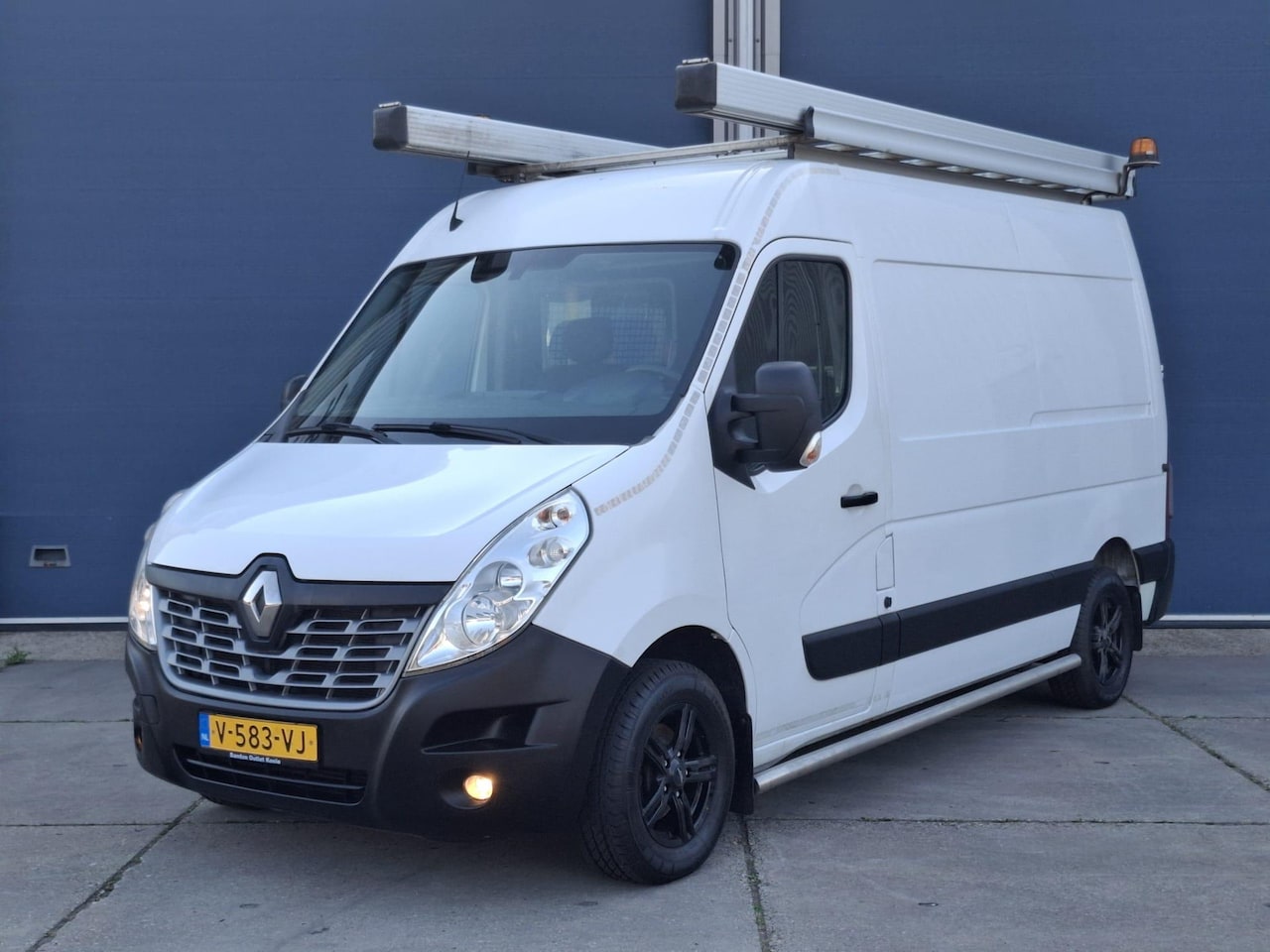 Renault Master - T35 2.3 dCi L2H2 AIRCO / CRUISE CONTROLE / IMPERIAL / TREKHAAK / EURO 6 - AutoWereld.nl