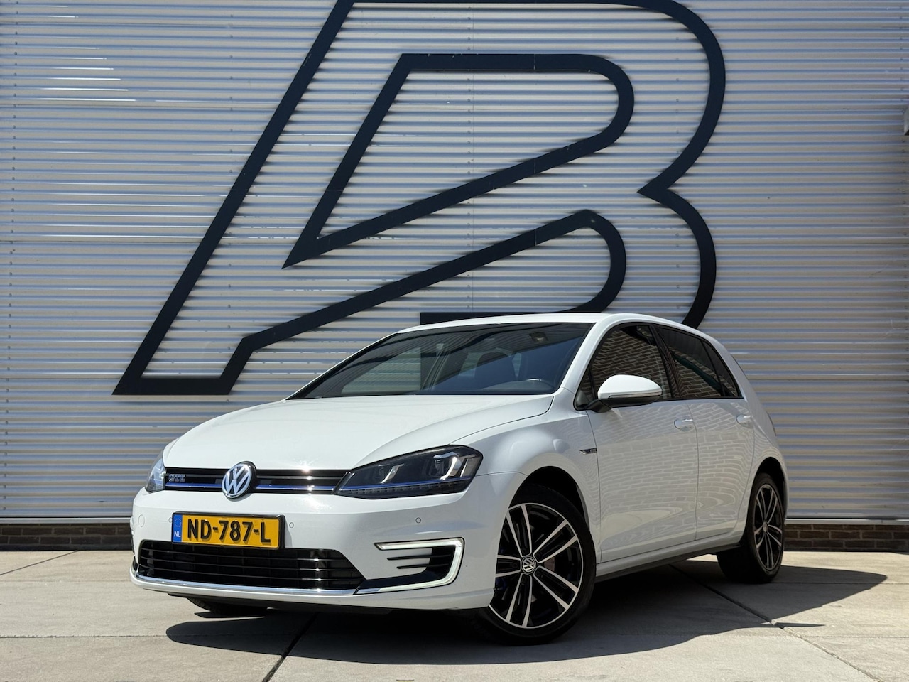 Volkswagen Golf - 1.4 TSI GTE 2e Eigenaar|Navi|Carplay|PDC V+A|Trekhaak|Cruise|N.A.P|APK tot 05-2027 - AutoWereld.nl