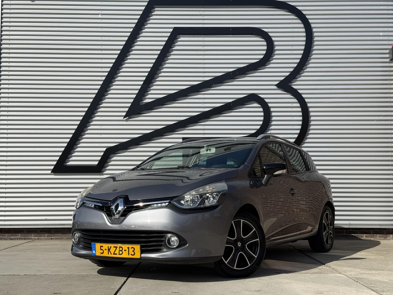 Renault Clio Estate - 0.9 TCe Expression 1e Eigenaar|Cruise|Airco|Navi|Trekhaak|Elek ramen|Goed onderhouden|N.A. - AutoWereld.nl