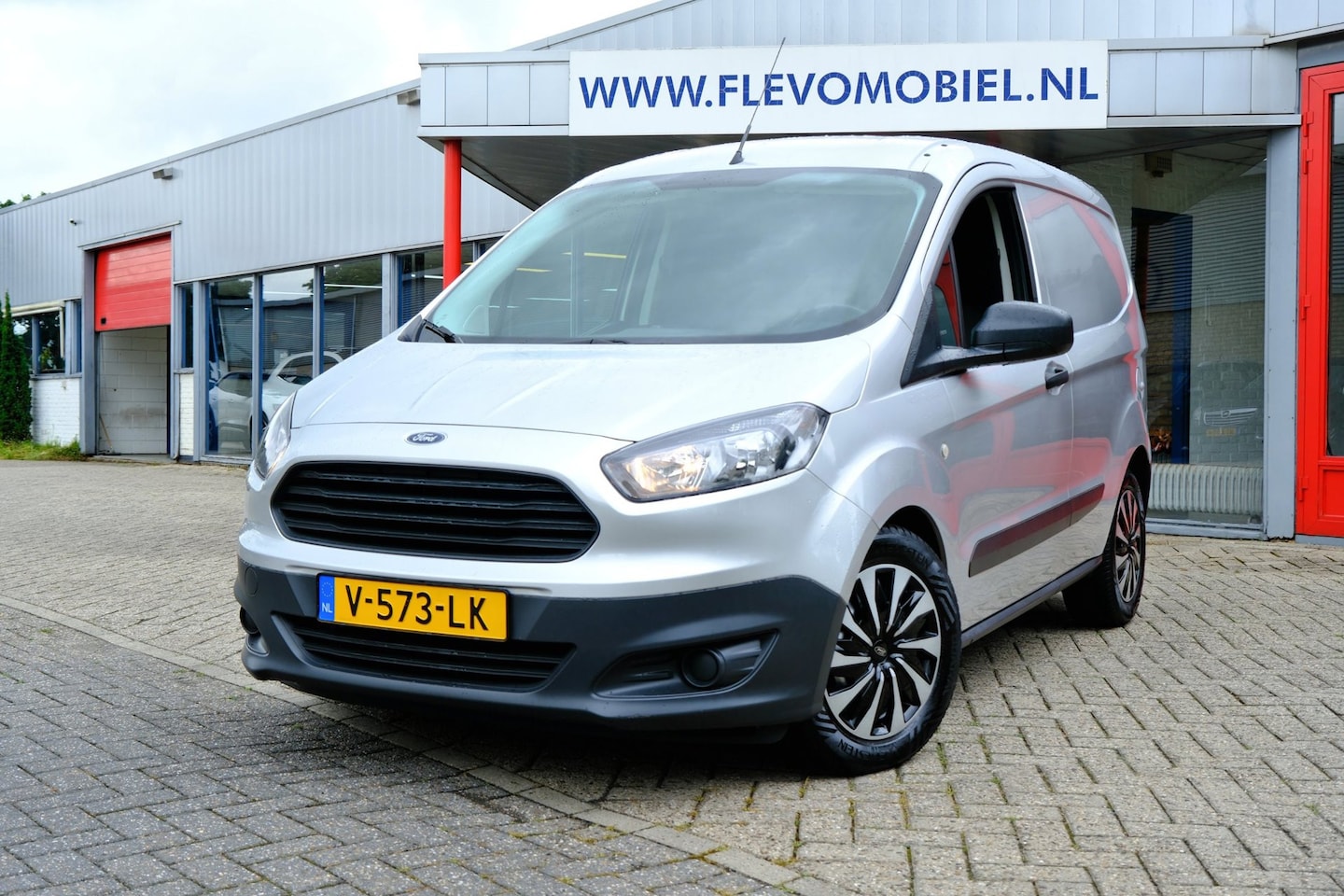 Ford Transit Courier - 1.5 TDCI Economy Edition Airco|PDC - AutoWereld.nl