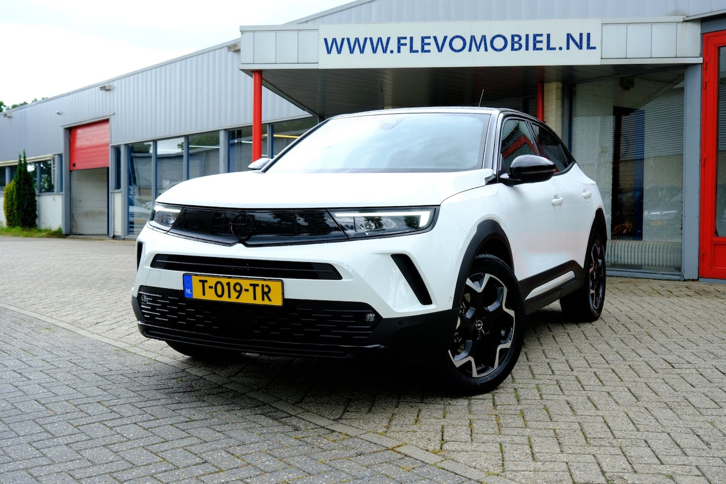 Opel Mokka-e - Ultimate 50-kWh 11kw bl. Aut. Navi|Adapt.Cruise|Cam|CarPlay|LMV|Leder-Alcantara - AutoWereld.nl