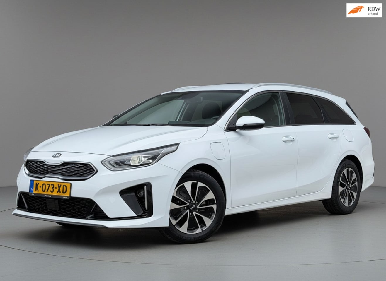 Kia Cee'd Sportswagon - Ceed 1.6 GDI PHEV DynamicPlusLine|SOH 100%|Adaptive|Stoel/stuurverwarming|Trekhaak - AutoWereld.nl