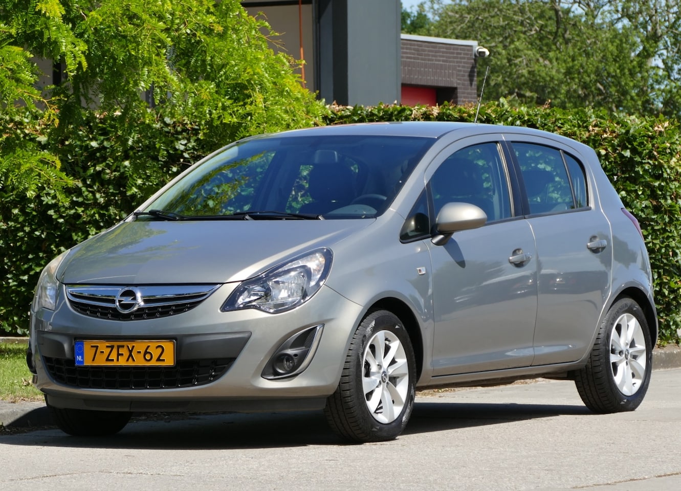 Opel Corsa - 1.2-16V Berlin | airco | trekhaak | all-season-banden | cruise control - AutoWereld.nl