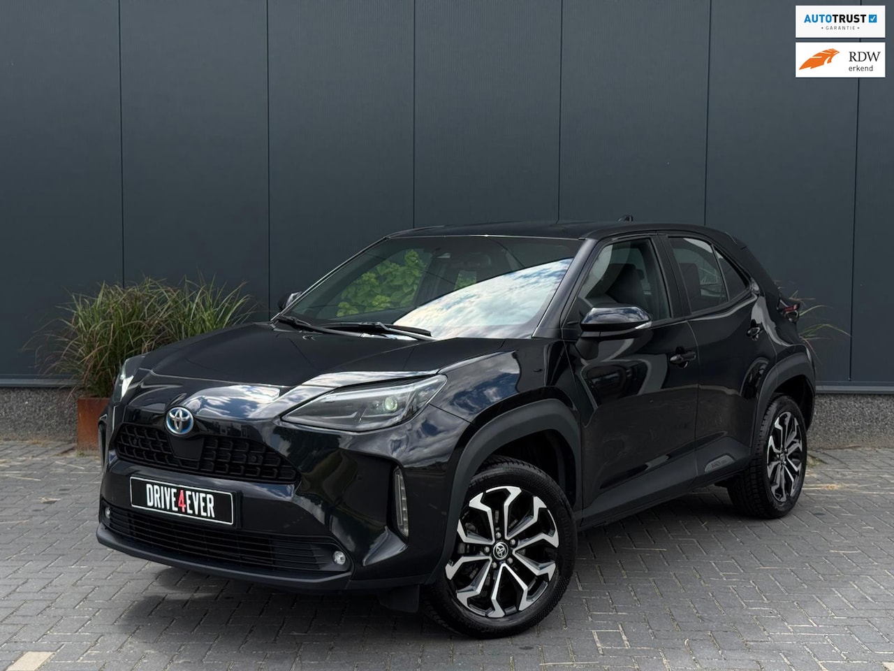 Toyota Yaris Cross - 1.5 VVT-I Dynamic M24 NAVI | LED | CAMERA | LANE ASSIST | CR CONTROL - AutoWereld.nl