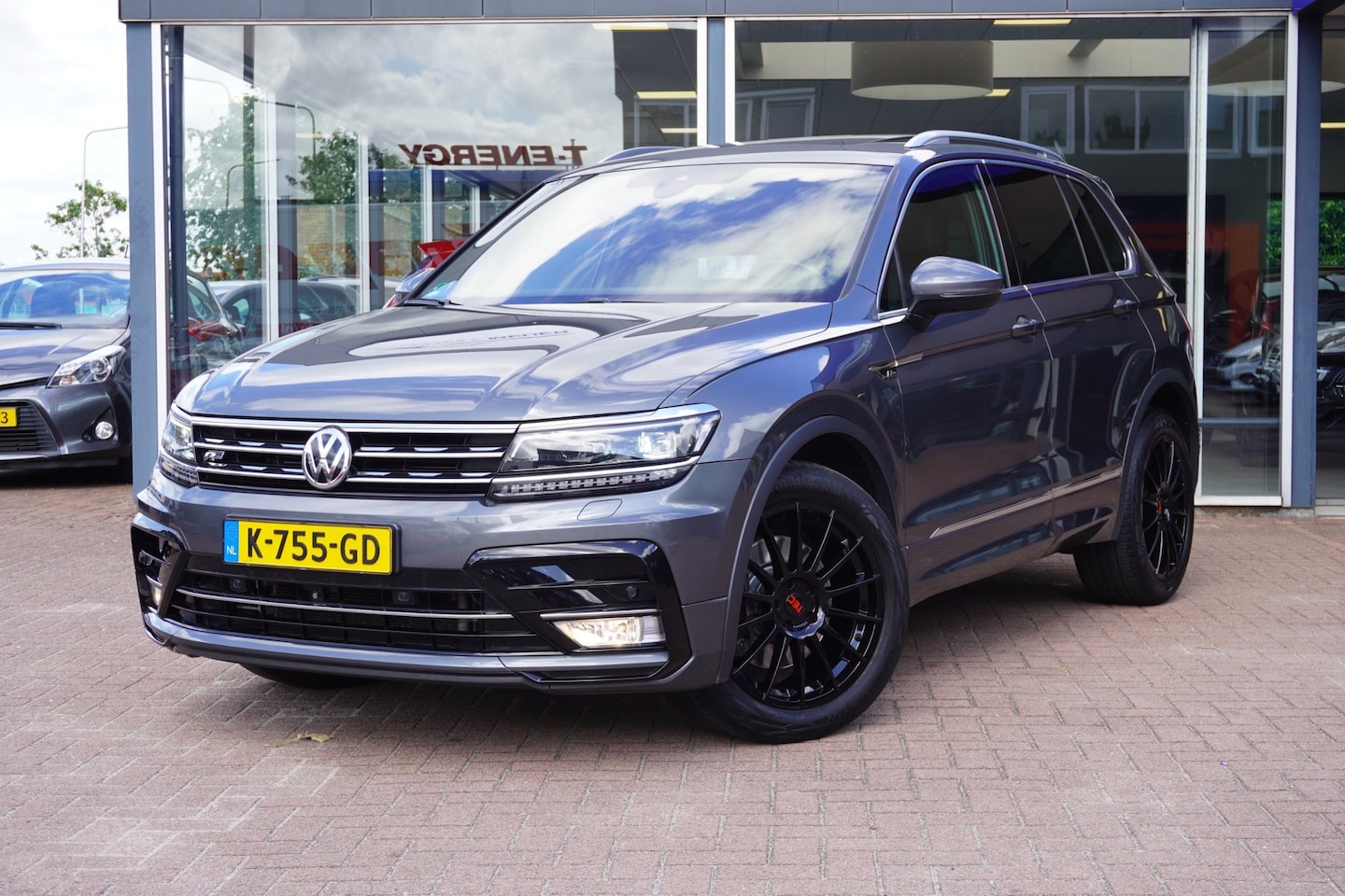 Volkswagen Tiguan - 2.0 TSI 4Motion Highline / Rline | Automaat | Airco | Camera| Trekhaak | Vol opties | Inru - AutoWereld.nl
