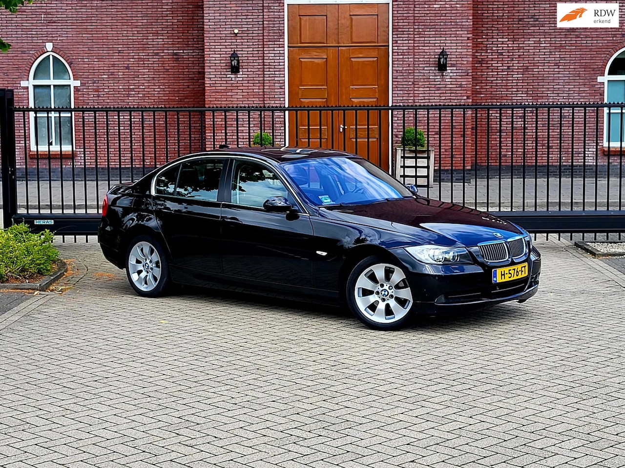 BMW 3-serie - 325i / Automaat / Open dak / Pdc / Navi / Stoelverwarming / Nieuwe Apk - AutoWereld.nl