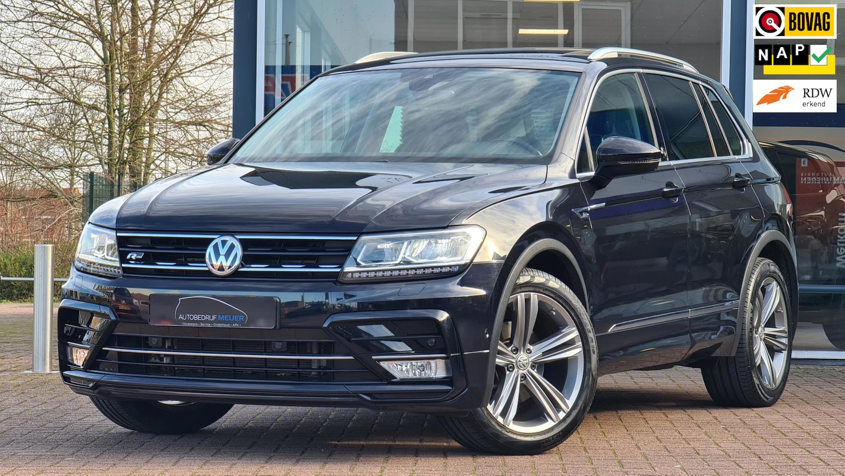 Volkswagen Tiguan - 1.4 TSI ACT Business R-line | Automaat | Navi | Panodak | Elek. pakket | Vol opties | Inru - AutoWereld.nl