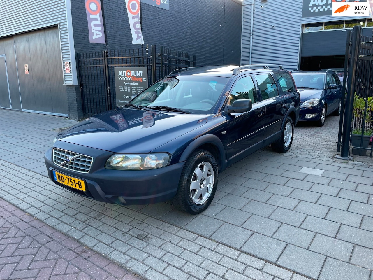 Volvo V70 - 2.4 T AWD Gtr. C.L. Trekhaak Airco Schuifdak NAP APK - AutoWereld.nl