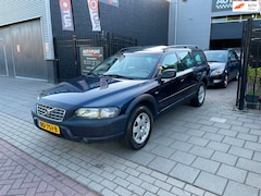 Volvo V70 - 2.4 T AWD Gtr. C.L. Trekhaak Airco Schuifdak NAP APK