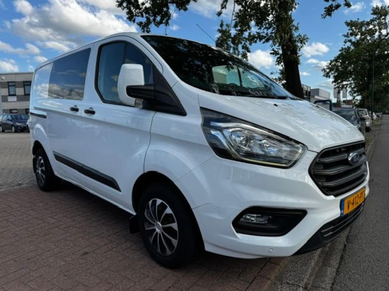 Ford Transit Custom - 2.0 TDCI Trend Dubbel Cabine Euro 6 Airco,6 persoons BTW/BPM VRIJ - AutoWereld.nl