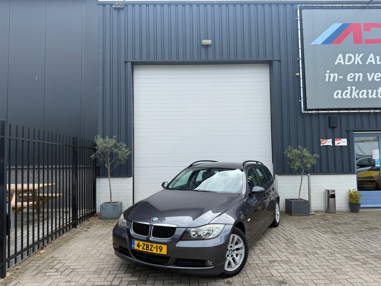 BMW 3-serie Touring - 318i TREKHAAK/CLIMA/CRUISE/PDC/MOOIE AUTO - AutoWereld.nl