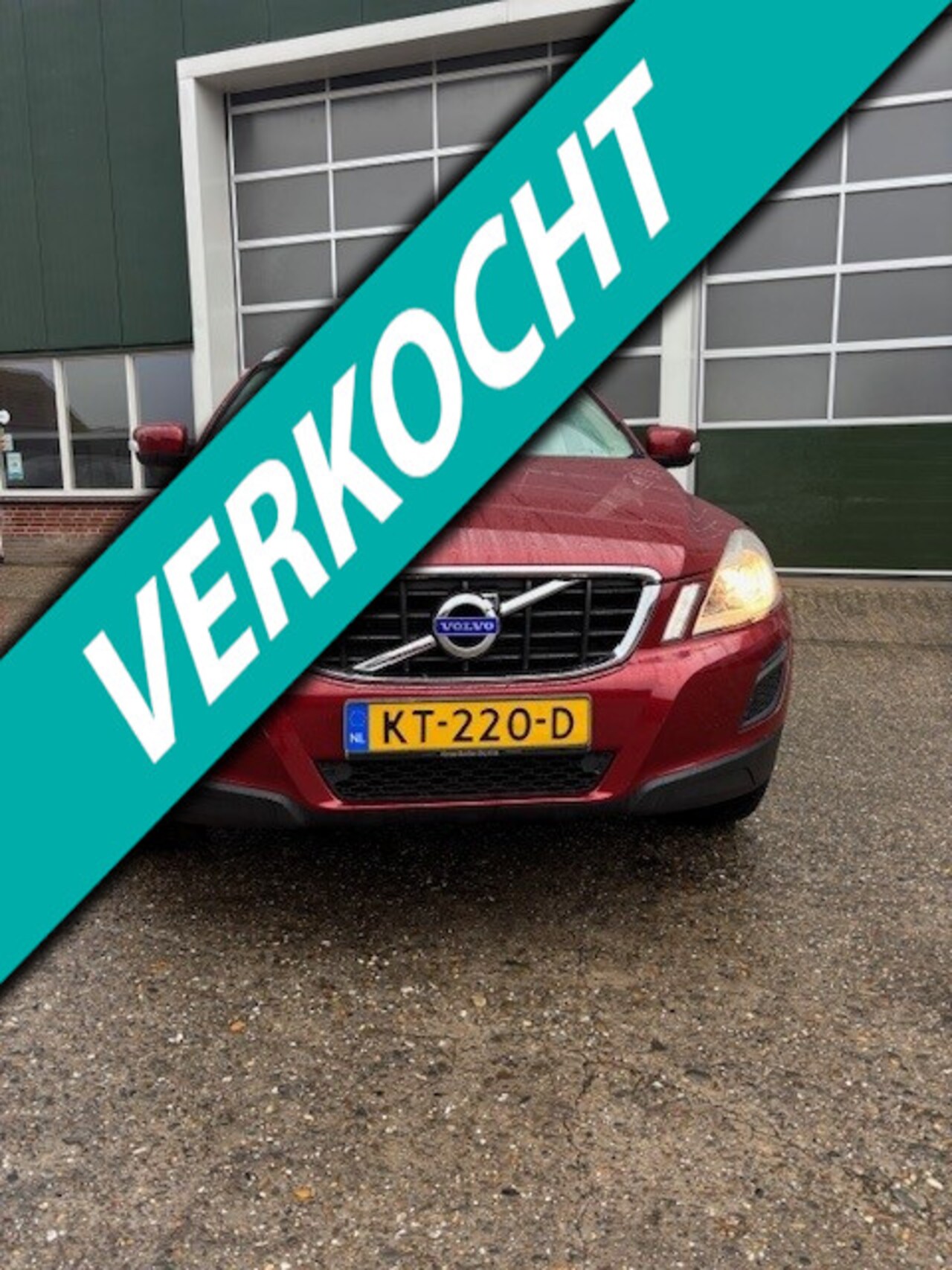 Volvo XC60 - 2.0 T5 245 PK Momentum Aut / Leer/PDC/STOELVERWARMING/BLUE TOOTH/ELEC STOEL LINKS - AutoWereld.nl