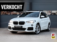 BMW X1 - sDrive20i M-Sport M-Pakket /LED/PANODAK/HARMAN-KARDON/ACC/HUD/TREKHAAK/KEYLESS/STOELVERW