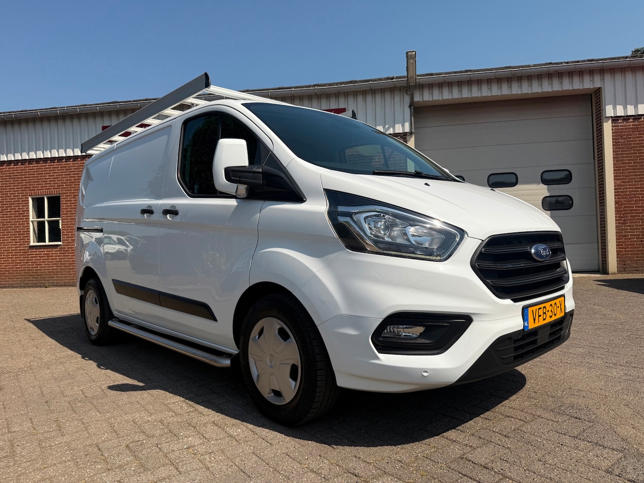 Ford Transit Custom - 340 2.0 TDCI L1H1 Trend 130PK euro 6 airco cruise - AutoWereld.nl