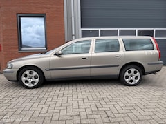Volvo V70 - 2.4 Comfort Line - apk 12-2026 - trekhaak