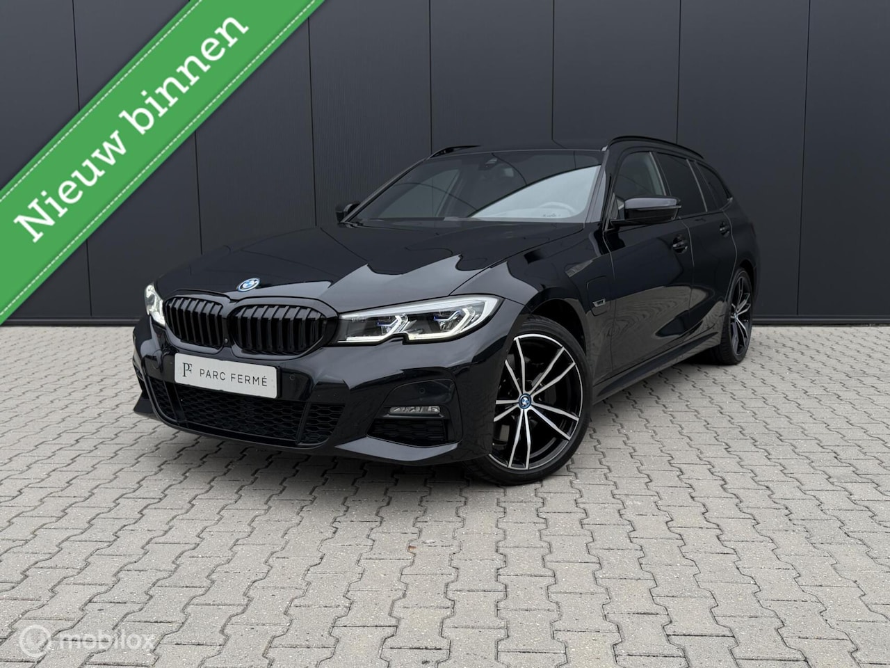 BMW 3-serie Touring - 330e xDrive M pakket/Laser/Headup/360/Memory/19inch - AutoWereld.nl