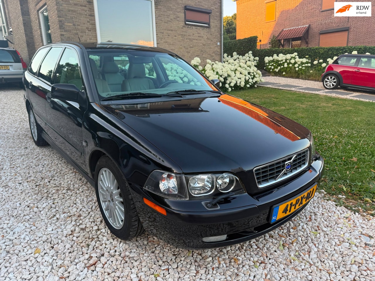 Volvo V40 - 1.8 Europa Prestige Leder/Xenon/1e.Eig. - AutoWereld.nl