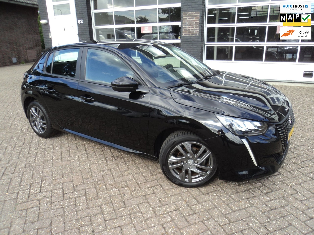 Peugeot 208 - 1.2 PureTech Active Pack Cruise Navi PDC - AutoWereld.nl