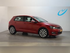 Volkswagen Golf - 1.2 TSI Highline Stoelverwarming Parkeersensoren Navigatie Climate Control