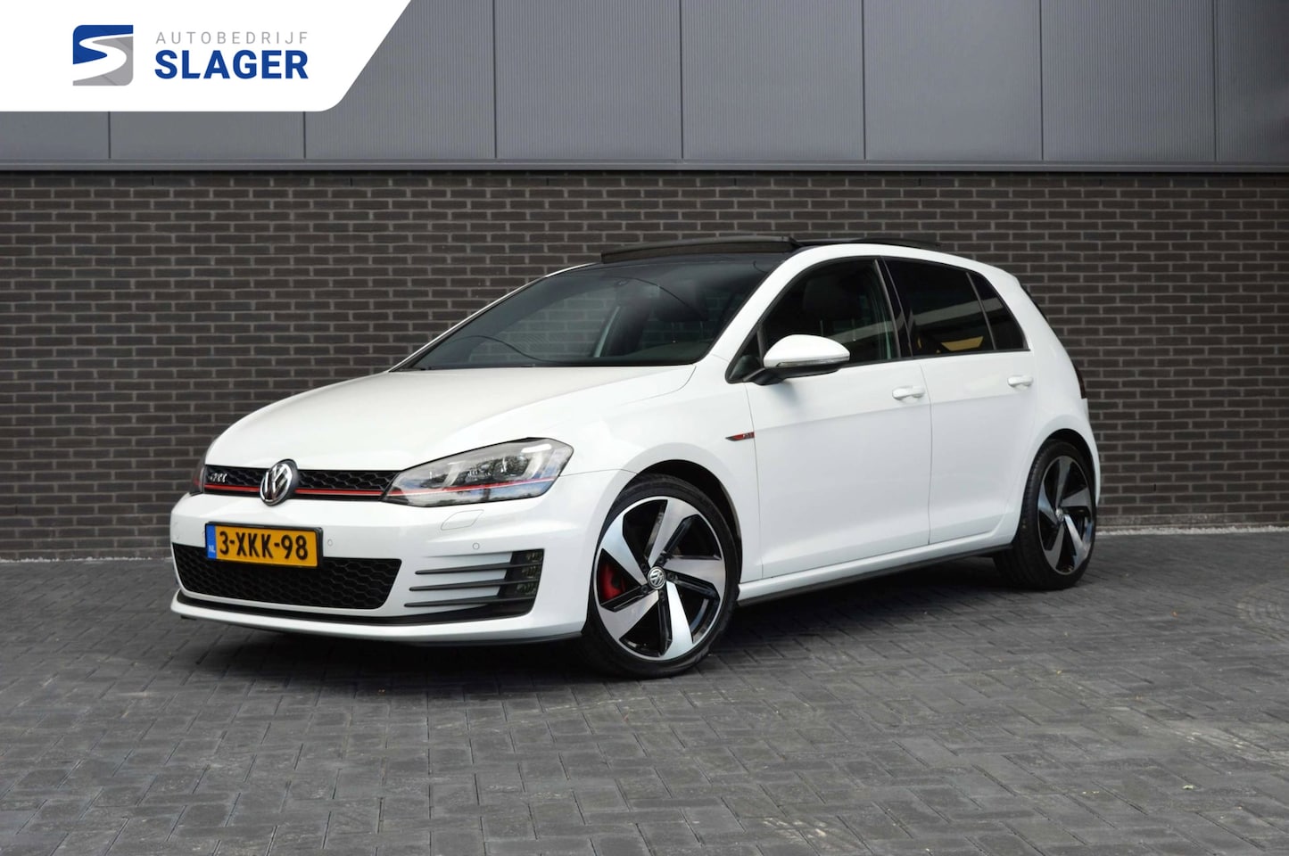 Volkswagen Golf - 2.0 TSI GTI | Pano | Xenon | Navi | Origineel NL - AutoWereld.nl