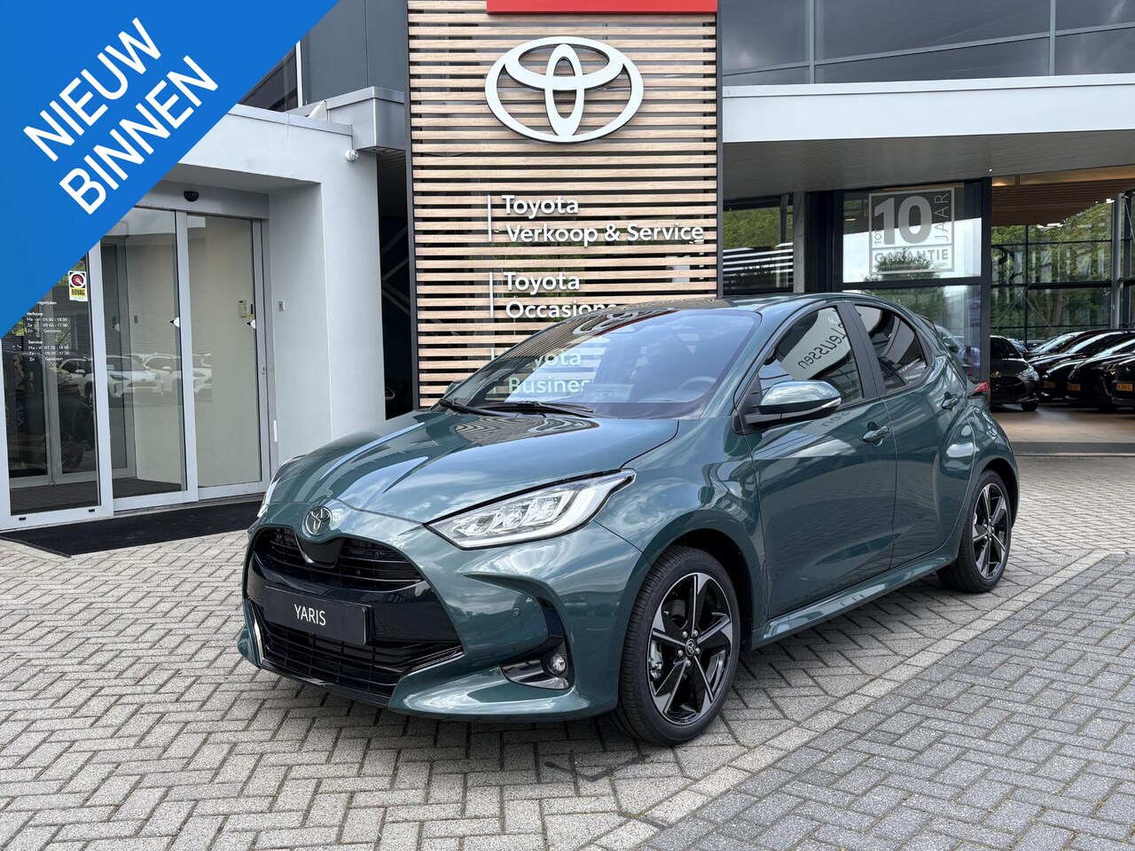 Toyota Yaris - 1.5 Hybrid Executive NIEUW DIRECT LEVERBAAR OP VOORAAD CARPLAY/ ANDROID DODEHOEK PARK-SENS - AutoWereld.nl