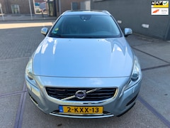 Volvo V60 - 2.4 D6 AWD Plug-In Hybrid Summum
