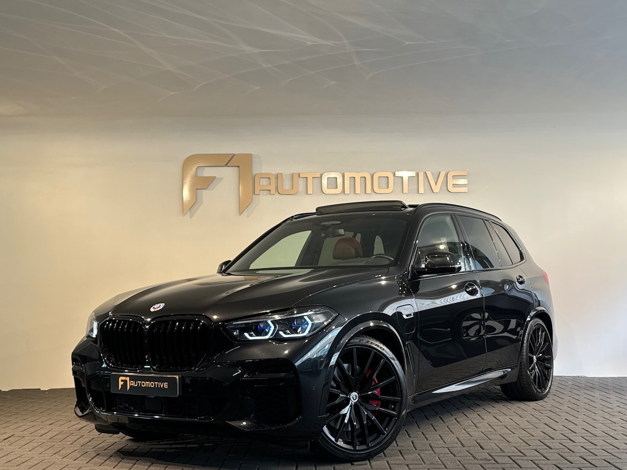 BMW X5 - XDrive45e High Executive M Sport Pano|Trekhaak|4W-besturing - AutoWereld.nl