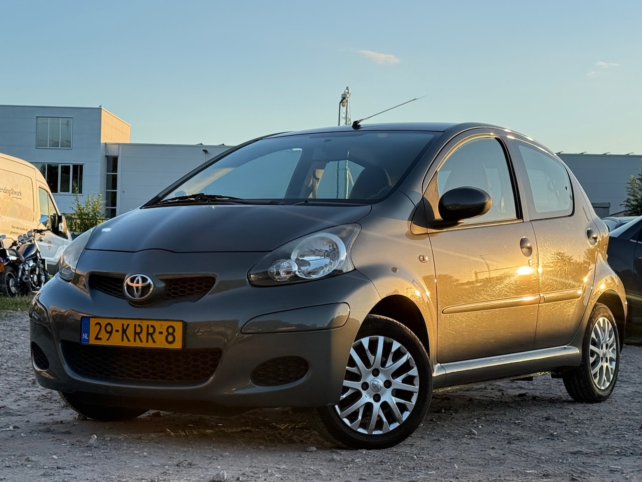 Toyota Aygo - 1.0-12V Aspiration Green/ALCANTARA/VELGEN - AutoWereld.nl