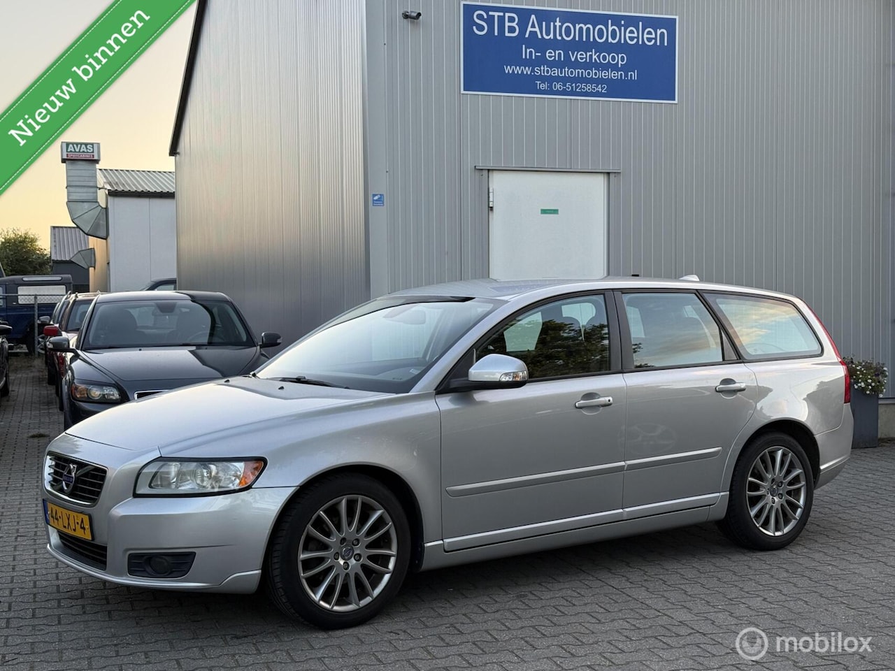 Volvo V50 - 2.0 Sport 2.0 Sport, Weinig kilometers, Netjes - AutoWereld.nl