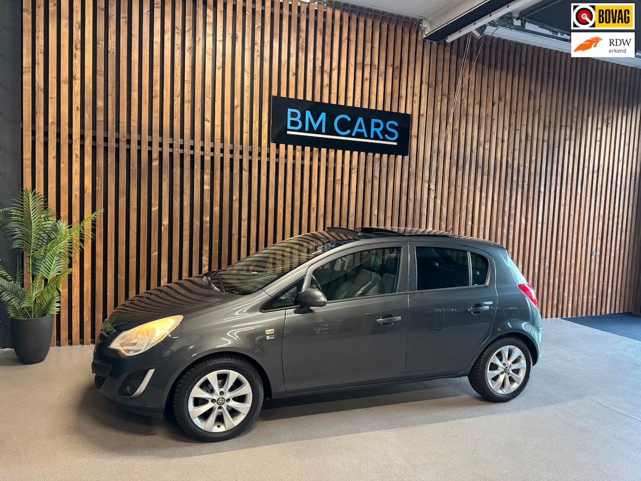 Opel Corsa - 1.4-16V Berlin Airco, Trekhaak, PANODAK - AutoWereld.nl