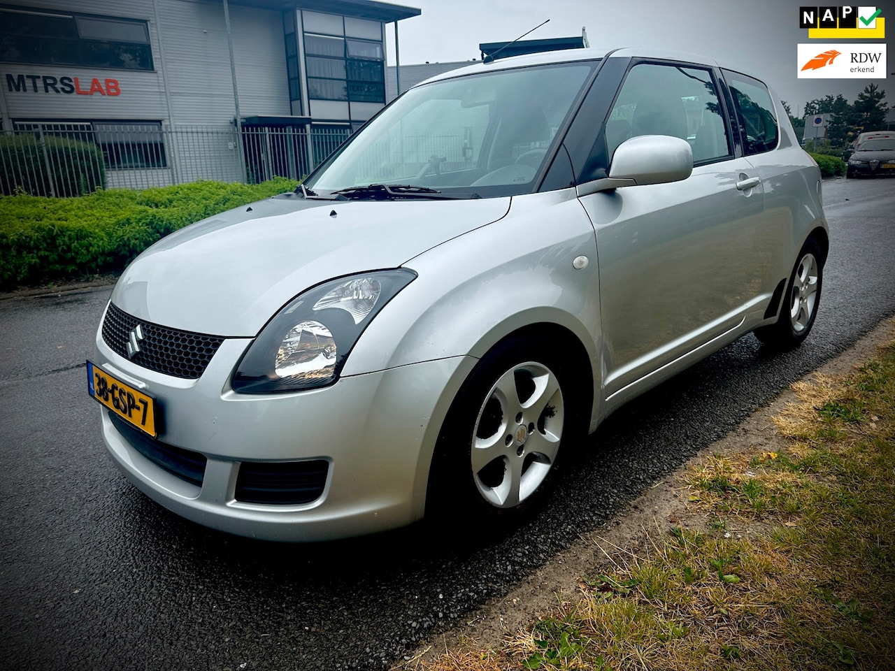 Suzuki Swift - 1.3 Comfort 1.3 Comfort, airco, 3 deurs, 15 inch wielen, nieuwe apk - AutoWereld.nl