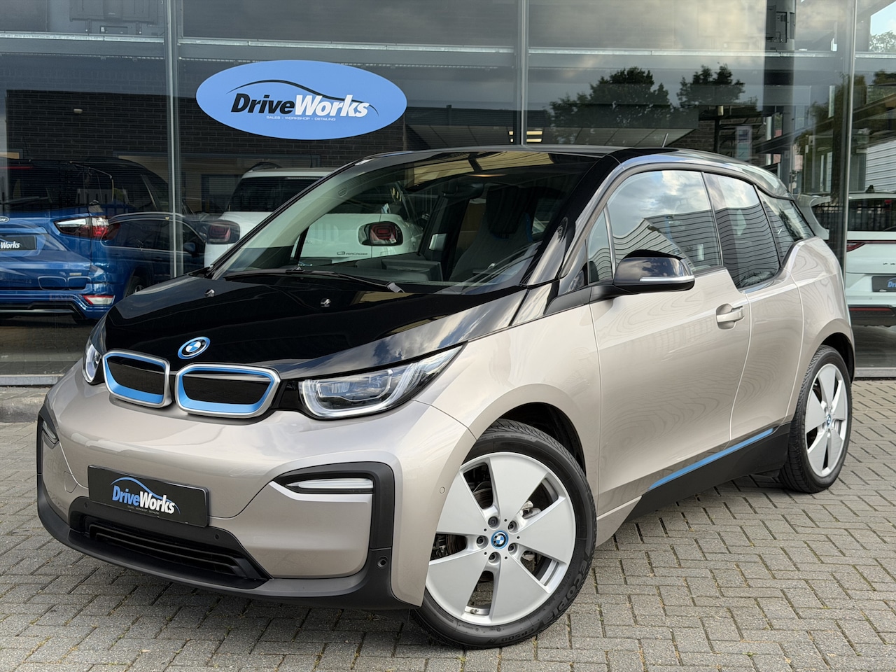 BMW i3 - Executive 120Ah 42 kWh | Adaptive CC | LED | Navi | Weinig km | SOH 92% | Accu garantie to - AutoWereld.nl