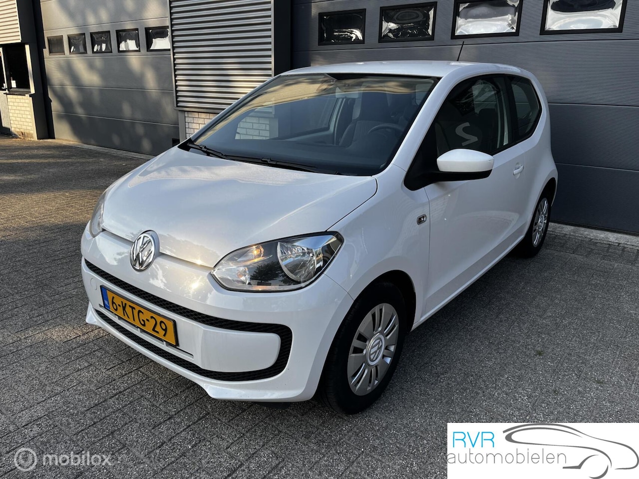 Volkswagen Up! - 1.0 high up! AIRCO / NAVI - AutoWereld.nl