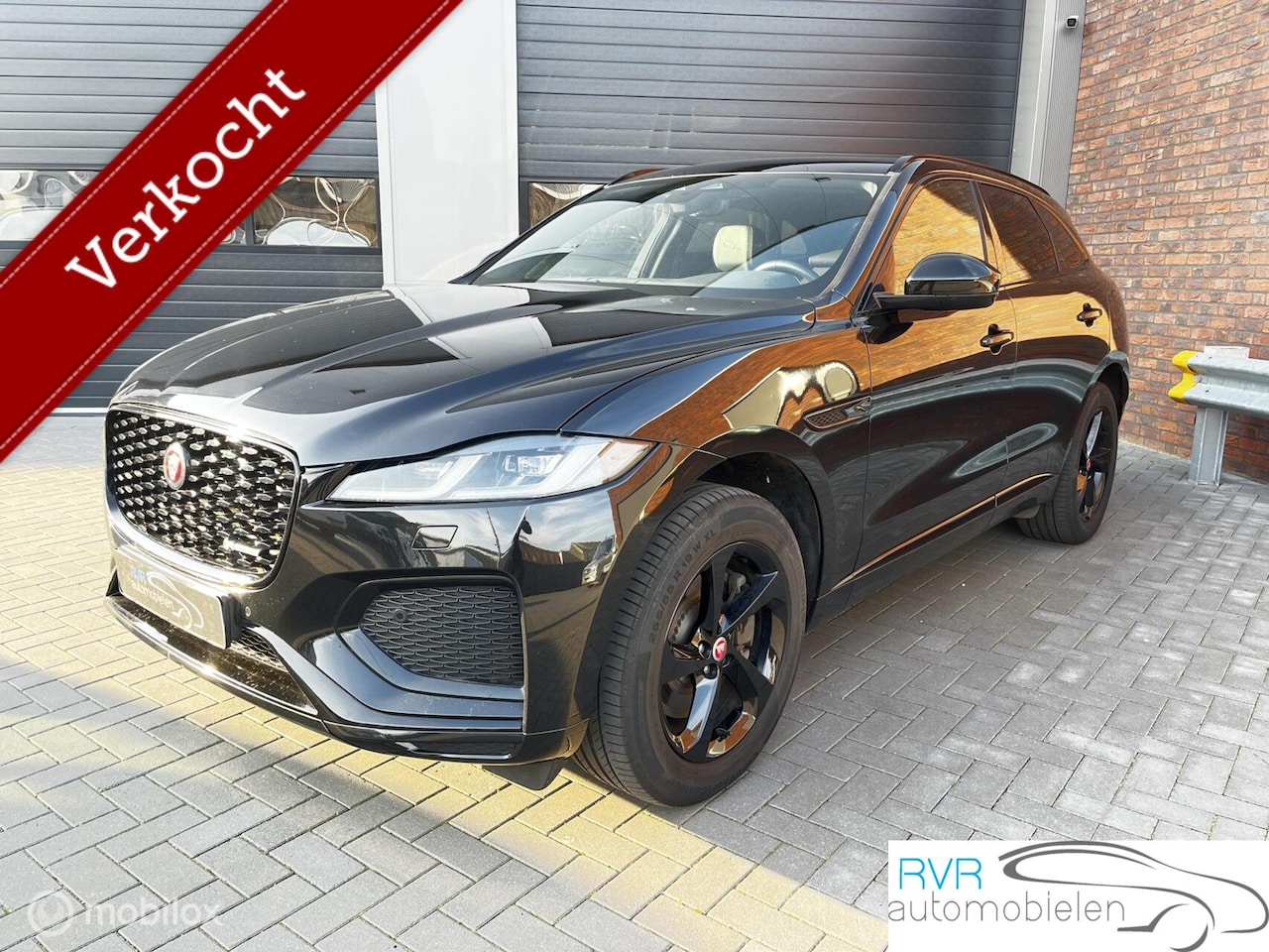 Jaguar F-Pace - 2.0 P400e PHEV R-Dynamic Black 2.0 P400e PHEV R-Dynamic Black - AutoWereld.nl