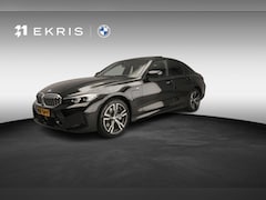 BMW 3-serie - Sedan 330e | M-Sportpakket | LED | Leder | HUD | Schuif-kanteldak| Sportstoelen | Keyless